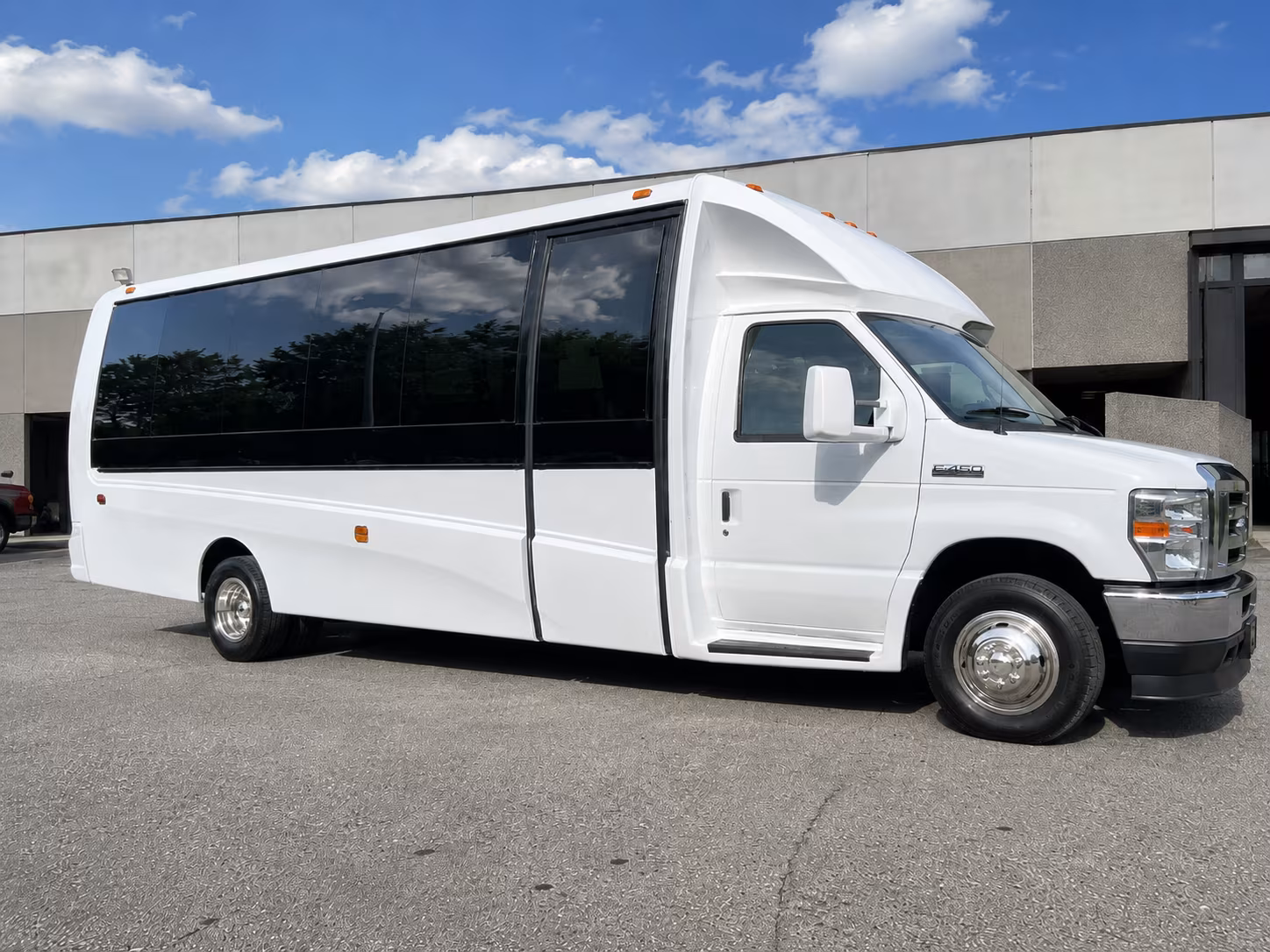 charter buses to isleta amphitheater shows in albuquerque