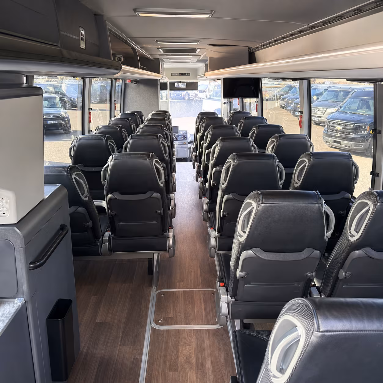 shuttle buses for kirtland air force base and surrounding installations